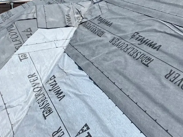 ゴミが少なく安くできるカバー工法はお任せください！サービスの画像