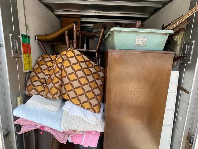 大きい家具や家電もお任せ下さい！！  スタッフ２名まで作業費無料キャンペーン中！サービスの画像