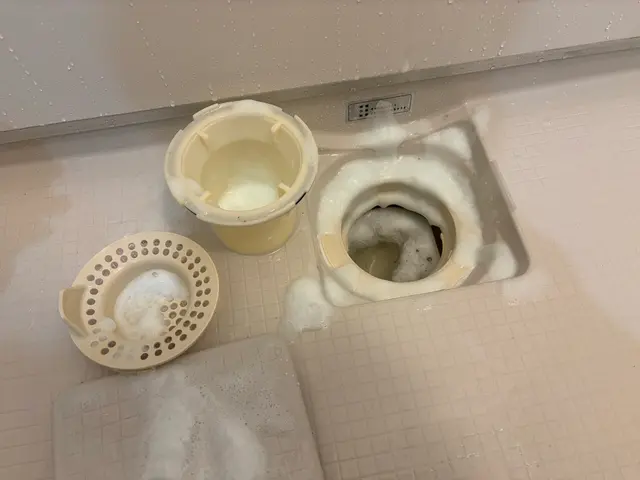 丁寧クリーニング＆ご対応！綺麗なお風呂で快適に！エプロン内部も綺麗にしますサービスの画像