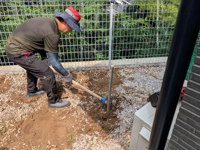 砂利施工承ります！防草シートと砂利の材料費込み！砂利のみ施工は30,000円サービスの画像