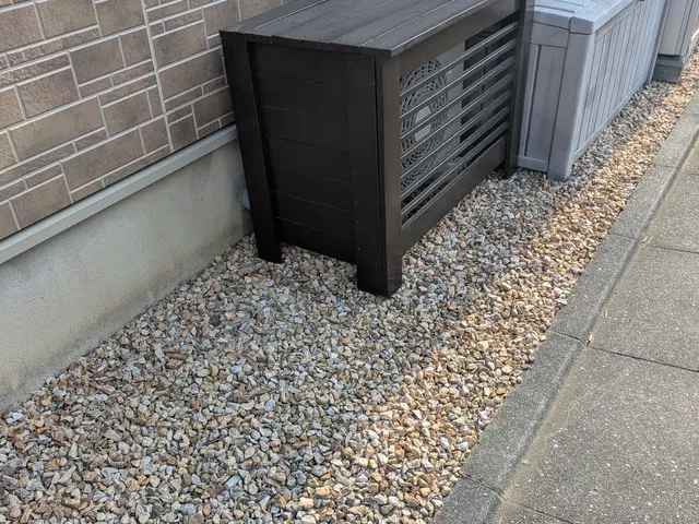 砂利施工承ります！防草シートと砂利の材料費込み！砂利のみ施工は30,000円サービスの画像