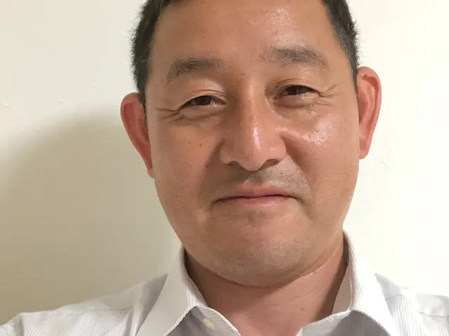 ご自宅の窓にフィルムを貼って災害対策と光熱費の節約にお手伝いします。サービスの画像