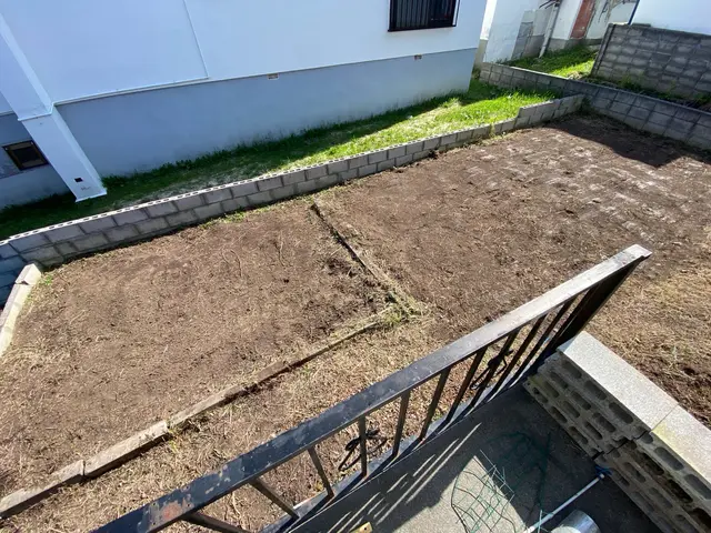 非対面OKの楽々依頼！無理せず大変な作業は全てお任せ！除草剤散布も料金込！サービスの画像