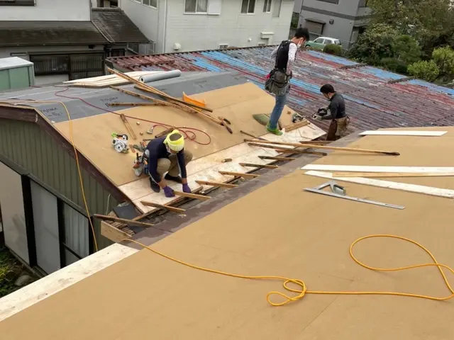 【完全自社施工】正直。誠実。正確。損害保険加入済で万が一も安心です！！サービスの画像