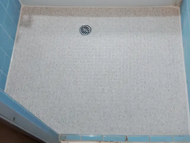 浴室床シート貼り付けサービスの画像