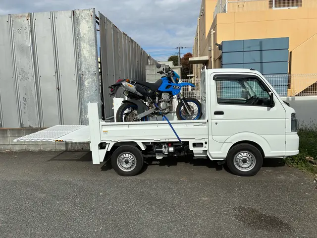 パワーゲート車ですので一人で積みますので低コストを実現しましたサービスの画像