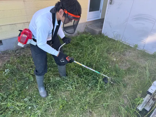 草刈り・除草サービス「アイベックスプラスの快適クリーン草刈り」サービスの画像