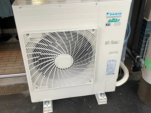 業務用エアコン工事サービスの画像