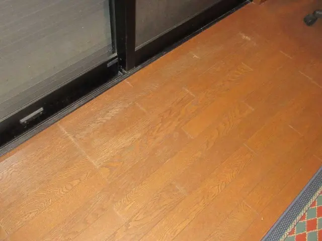 フローリング・建具等の補修サービスの画像