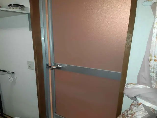 古くなったお風呂のドア交換！下見から施工まで私が誠実・感謝で対応いたします。サービスの画像