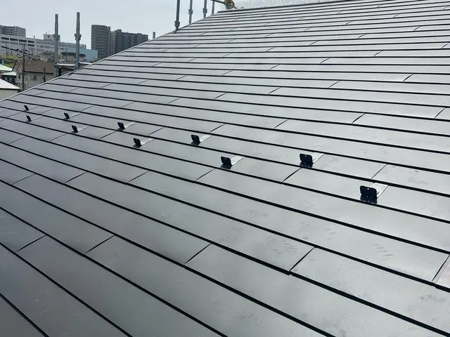 屋根ガルバニウムカバー工事サービスの画像
