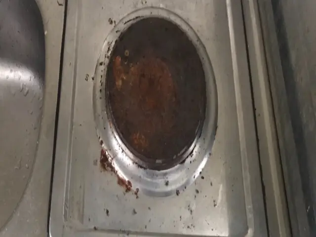 キッチン周りの油汚れに、シンク周りの水垢汚れをピカピカに！サービスの画像