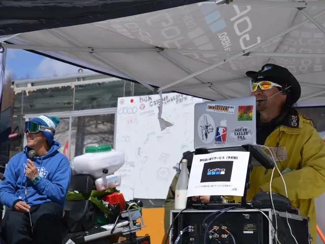 ＜DJ歴25年・機材豊富＞クラブから野外まで！音と映像で楽しい時間を演出します！