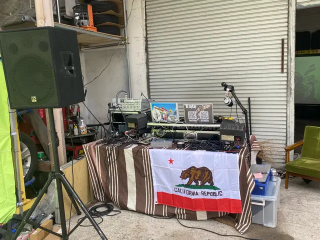 ＜DJ歴25年・機材豊富＞クラブから野外まで！音と映像で楽しい時間を演出します！