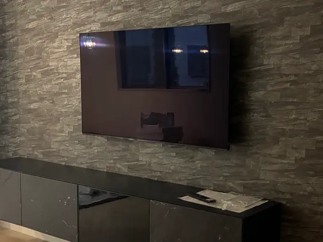 まずはご相談を！壁掛けテレビに強いスタッフが取り付け致します。サービスの画像