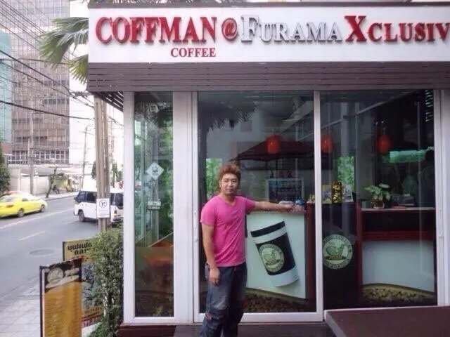 ハチ駆除専門で秋田唯一10年以上の蜂駆除歴ハンターが多数所属しております。サービスの画像