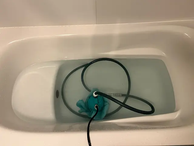 専用薬剤とマイクロナノバブルの洗浄力で塩素を徹底除去いたします！サービスの画像