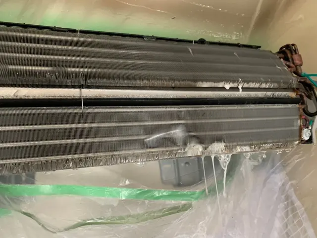 福岡【完全分解】でこの価格！！ドレンパンやファンまで分解しカビや臭いを徹底洗浄！サービスの画像