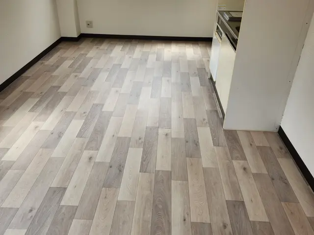 クッションフロアやフローリングの上にそのまま張ります  ■原状回復はお知らせ下さサービスの画像