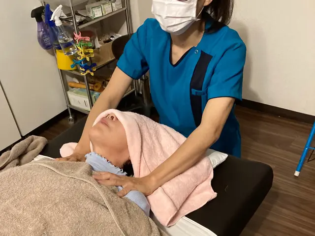 【女性限定】業界歴25年・女性鍼灸指圧師による本格全身指圧マッサージ65分サービスの画像