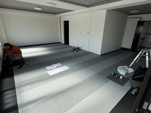 パンチカーペット、タイルカーペット張替　住居も店舗も対応可能！業歴30年超サービスの画像