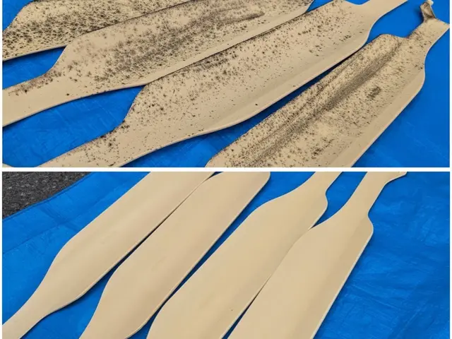 ファンまでしっかり外します【スッキリ快適】！内部のアルミに優しい薬品使用！高圧洗サービスの画像