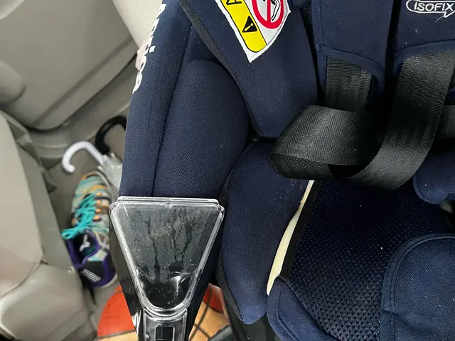 プロ御用達の道具でシミ、ニオイを除去！一度お試しあれ☆サービスの画像