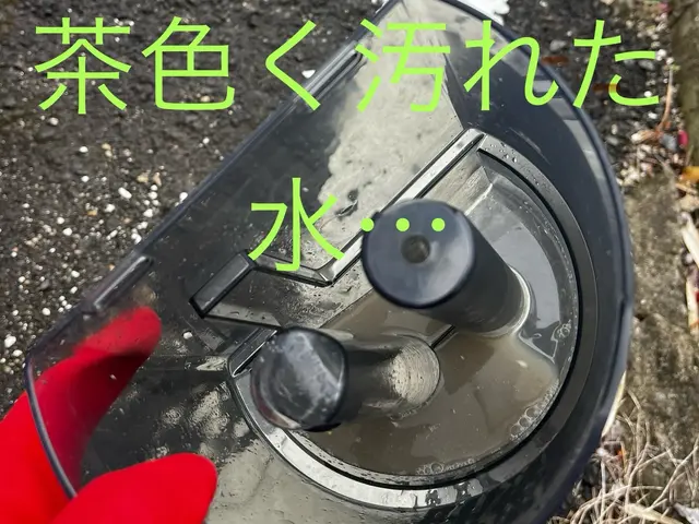 プロ御用達の道具でシミ、ニオイを除去！一度お試しあれ☆サービスの画像