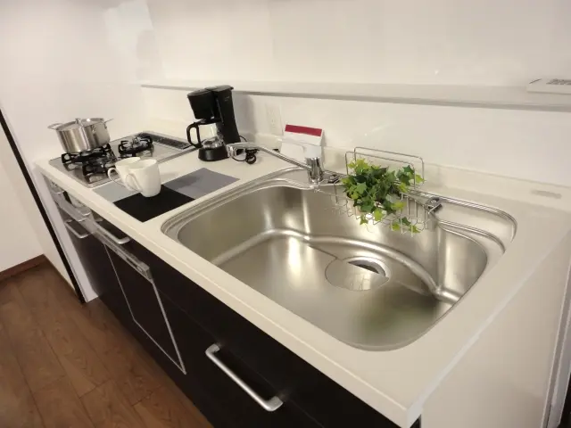 キッチン周辺の油汚れを真心込めてピカピカに掃除します！サービスの画像