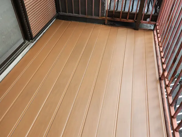 ベランダ、置くだけタイル敷き　撤去のみも可サービスの画像