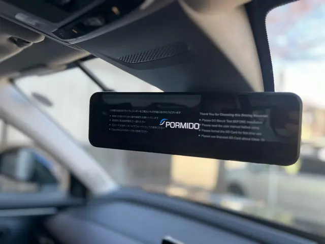 デジタルインナーミラー適切な取り付けで見た目も◎車の電装品専門の当店にお任せ！！サービスの画像