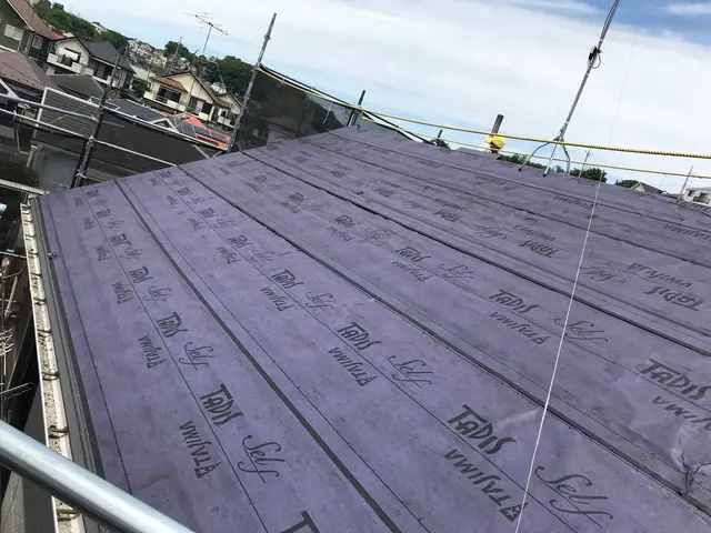 【職人歴20年】ワンランク上の屋根材◎穴あき保証20年以上◎質を重視される方へサービスの画像