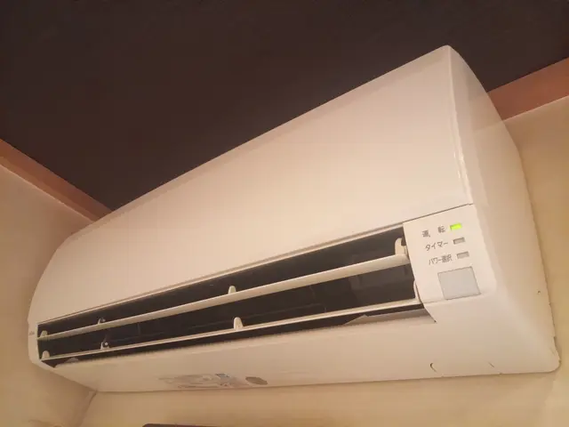 建物の専門家（2級建築士）による丁寧施工致します!ただいま特別価格実施中!!サービスの画像