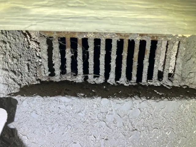 24H/最短当日施工可能！千葉埼玉東京神奈川対応！侵入口徹底閉鎖！業務用薬剤込みサービスの画像