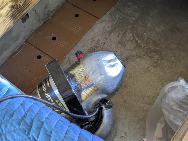 24H/最短当日施工可能！千葉埼玉東京神奈川対応！侵入口徹底閉鎖！業務用薬剤込みサービスの画像