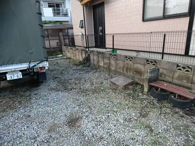 《安心追加料金一切なし》《草むしり、除草剤》お庭、駐車場を綺麗にします サービスの画像