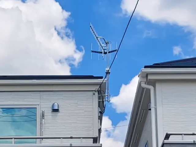 ★地デジアンテナ　BSCSアンテナ取り付け交換★サービスの画像