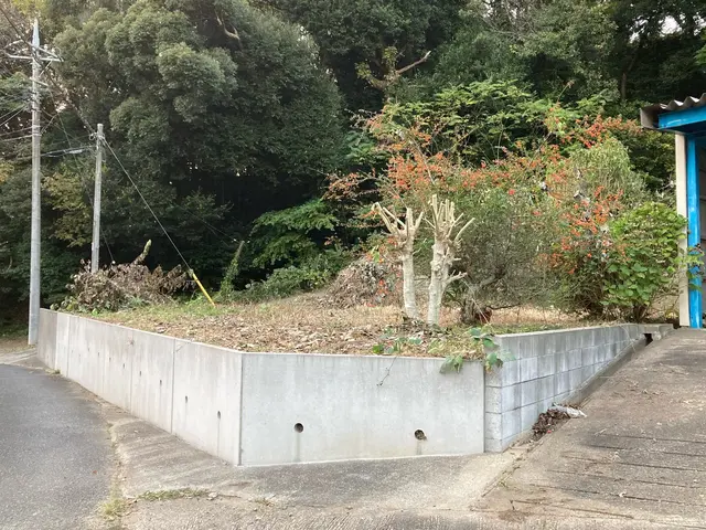 どんな草でもお坊さんにお任せください！サービスの画像