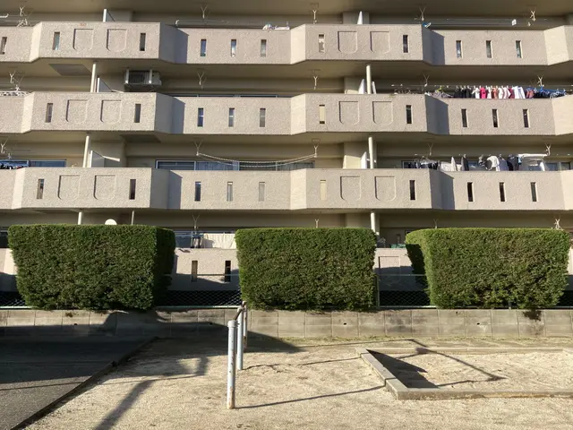 植え込み・生垣の剪定。お客様のご要望に合わせ、丁寧に作業させて頂きます！サービスの画像