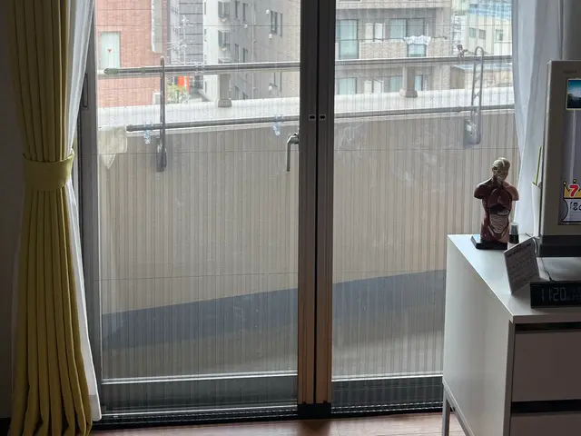 27年の経験と実績！網戸の新規制作もいたします！網戸レールの写真をおねがいしますサービスの画像