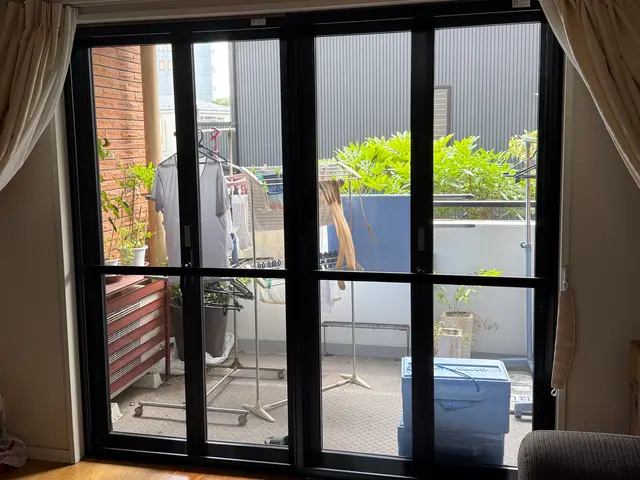 27年の経験と実績！網戸の新規制作もいたします！網戸レールの写真をおねがいしますサービスの画像