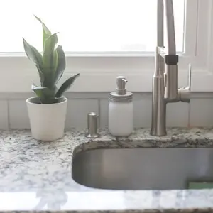 排水口の臭いには重曹とクエン酸 キッチンやお風呂 洗濯機の下水臭の原因も くらしのマーケットマガジン