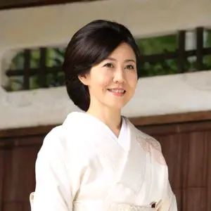 スタッフ15名 出張着付け ヘアセット メイク専門の会社です 業界歴25年 出張着付け ヘアメイク 和装カジウラの出張着付け くらしのマーケット