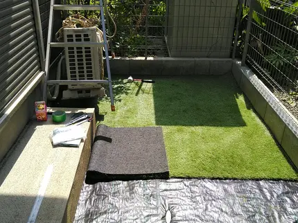 お庭に安全な子供の遊び場を 人工芝施工もやってます 湘南アウトドアサービス の芝張り くらしのマーケット