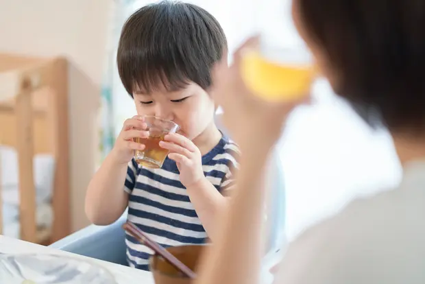 冬でも油断ng お茶は腐る お茶の賞味期限やおすすめ保存法 飲んでしまった時の応急処置方法 くらしのマーケットマガジン