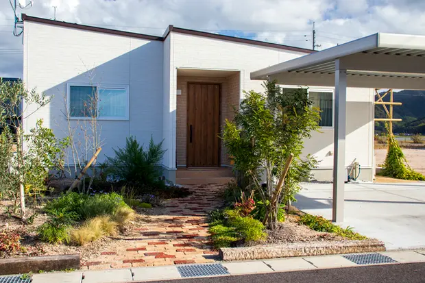 ホワイト系の外壁