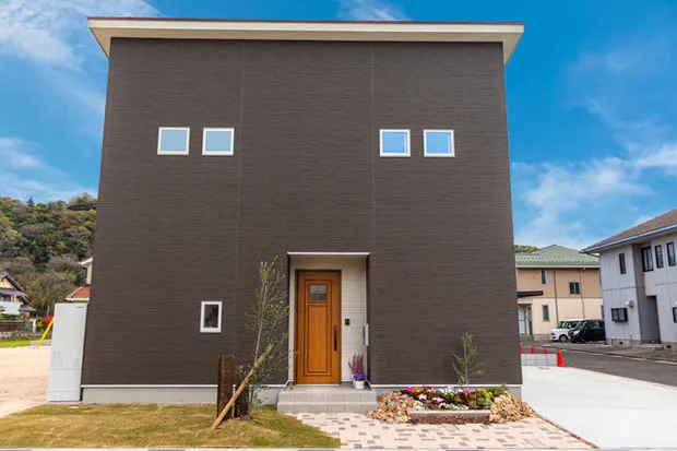 ブラウン系の外壁