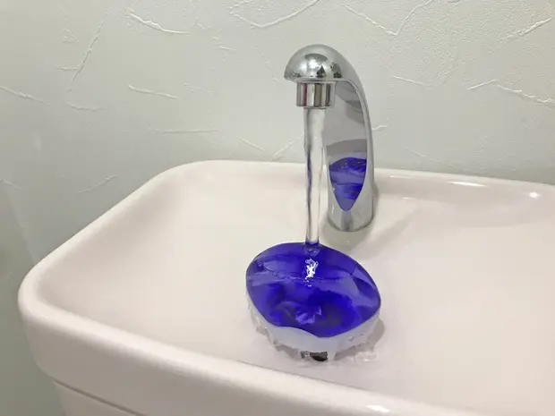 トイレの黒い輪っかの原因はタンク 掃除の仕方と防止方法を解説 くらしのマーケットマガジン