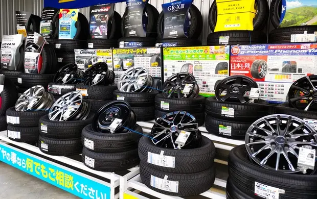 カー用品店・タイヤ専門店
