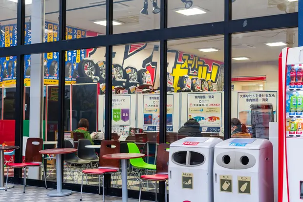 バッテリーの交換費用の相場を解説 持ち込み交換は費用が安くなる くらしのマーケットマガジン